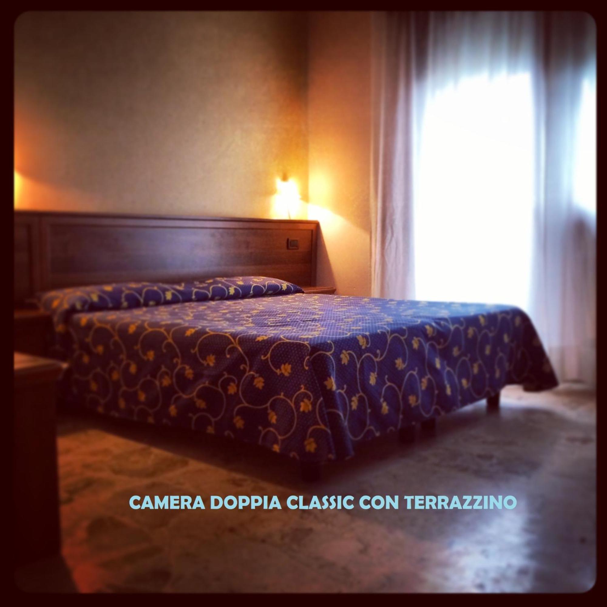 Hotel Miramare Chioggia Sottomarina Con Piscina المظهر الخارجي الصورة